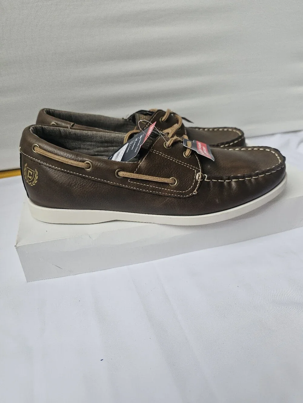 Chaps Benny Men’s Brown Boat Shoes Size 10 NWT Memory Foam)